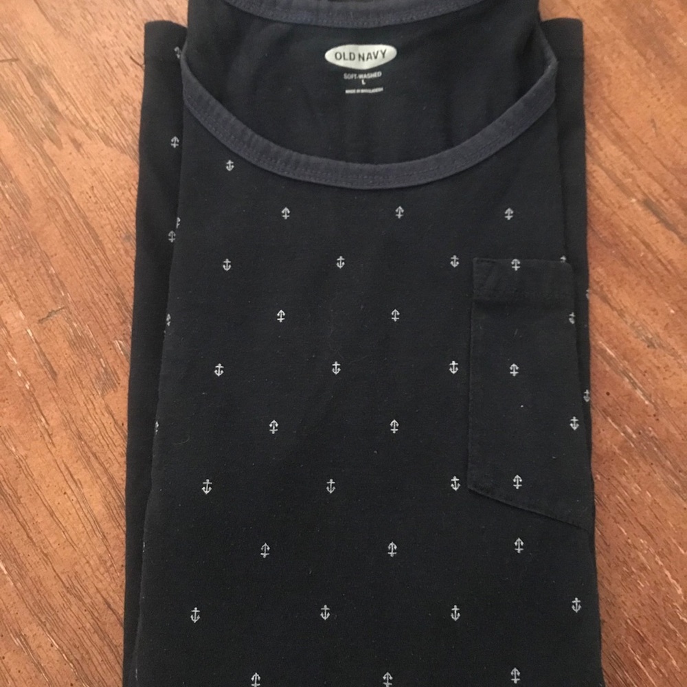 Old Navy chest-pocket muscle shirt